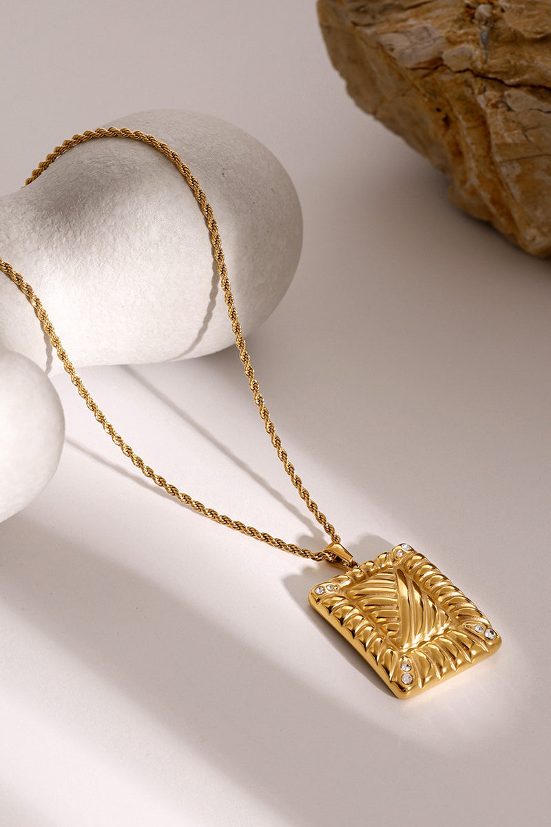 Women's Elegant Gold Pendant Necklace for Special Occasions