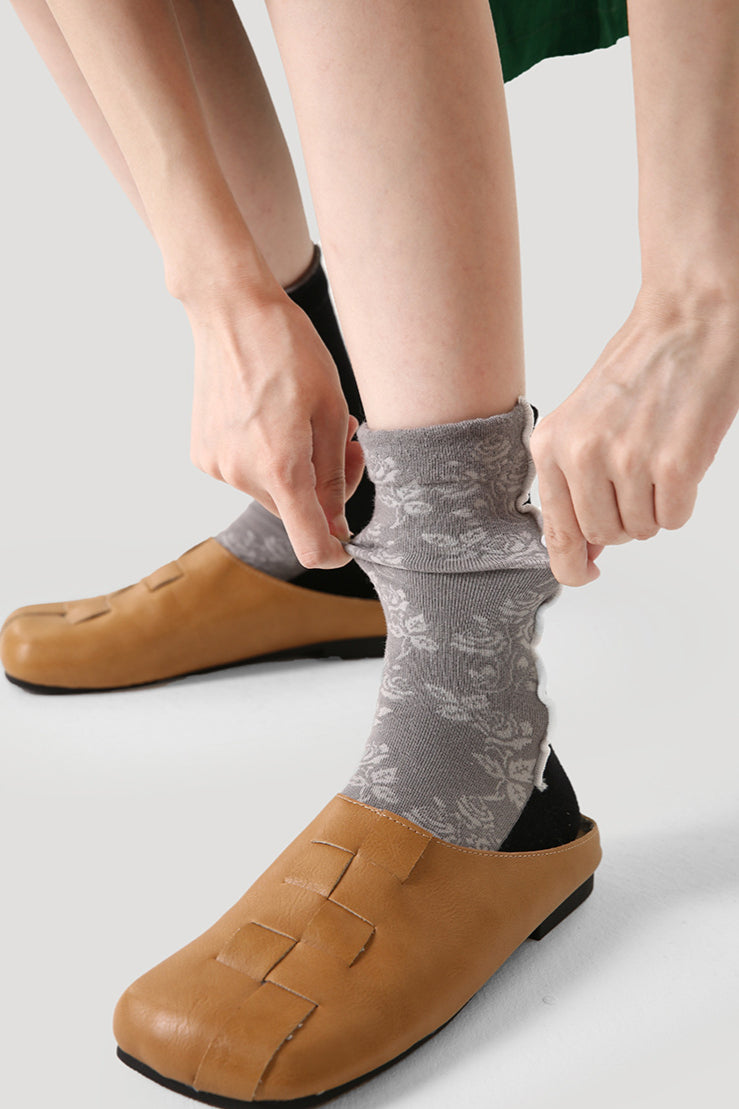 Trendy Two-Tone Mid-Tube Autumn Socks